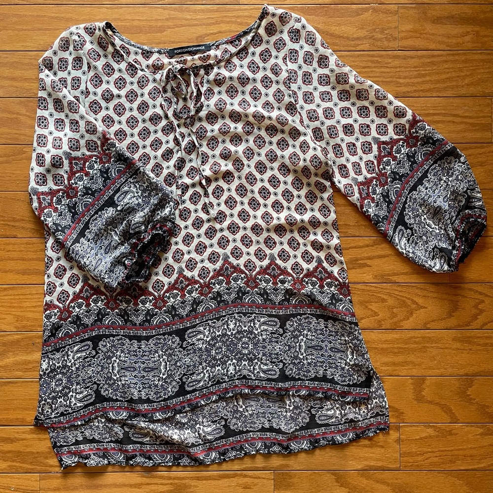 Foreign exchange long sleep sheer top size small